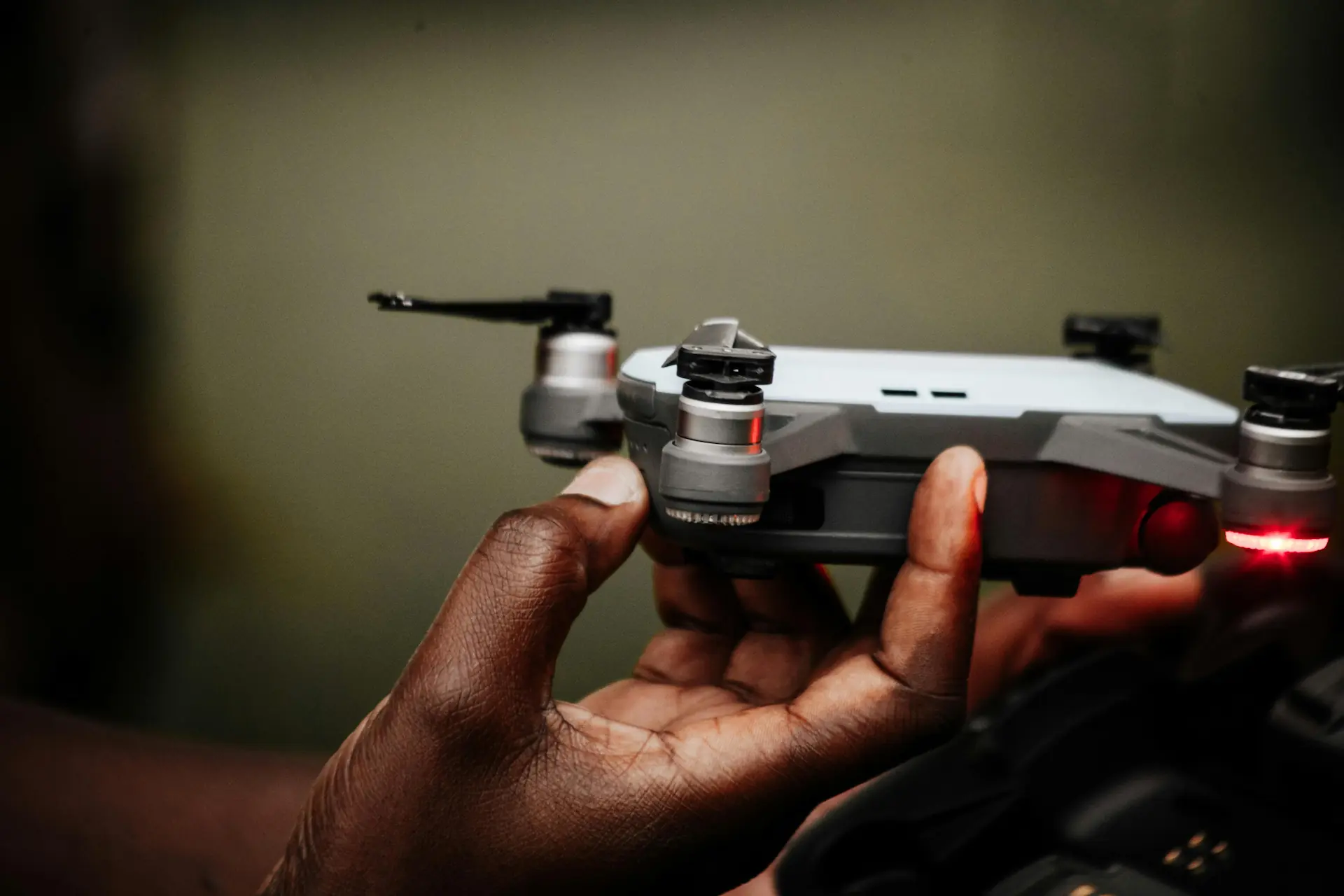 Kinowe filmowanie z powietrza Katowice - DJI Mini 4 Pro